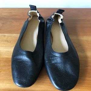 Everlane black leather ballet flat